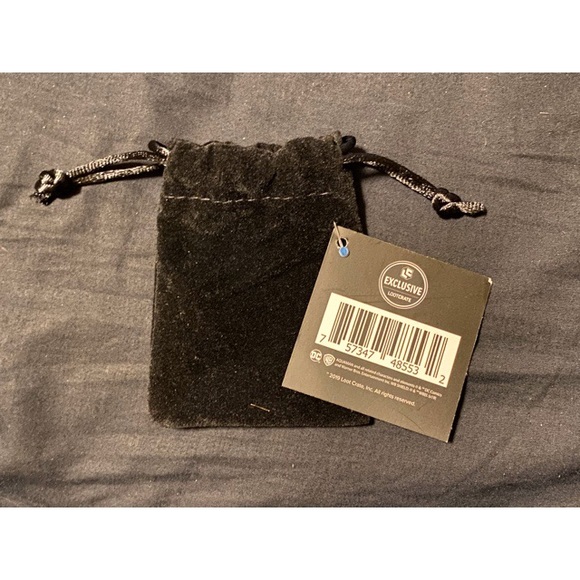 Loot Crate Exclusive Aquaman Coin - Picture 3 of 6